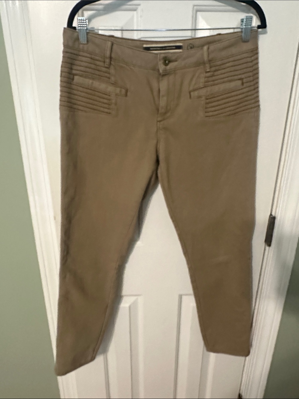 Women's Cropped Tan Moto-Detail Stretch Jeans